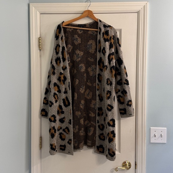 Fortune + Ivy Sweaters - Fortune + Ivy Leopard Print Open Cardigan - Size L
